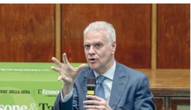 Enti locali, il nuovo contratto: aumenti di 140 euro, 2.300 euro di arretrati, settimana di 4 giorni