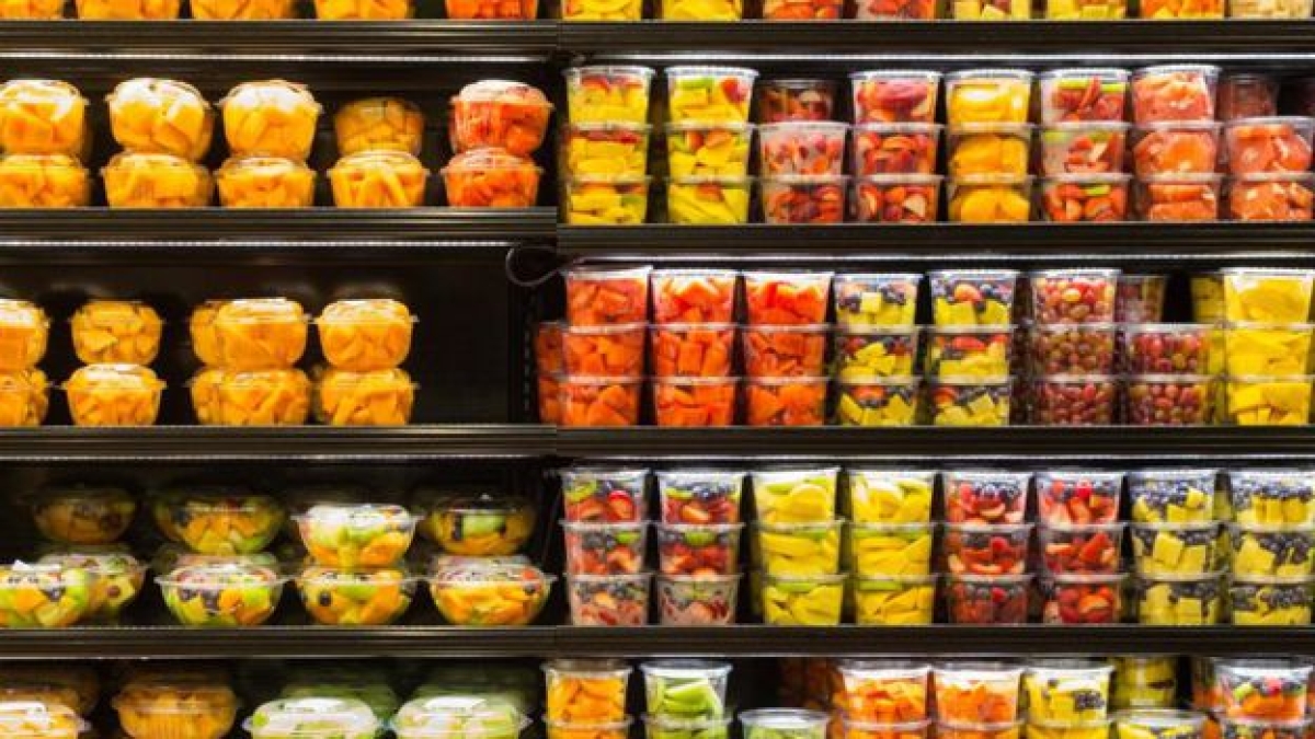 Trump la retromarcia sui dazi: tra le esenzioni carne, caffé, frutta esotica, pomodori, fertilizzanti