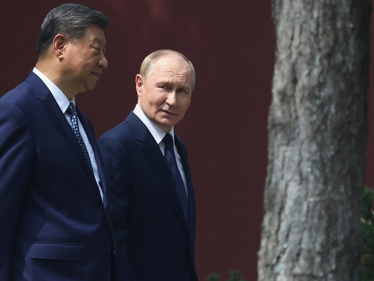 Oriente Occidente di Rampini | Putin e la «strategia dell'anaconda»: per «strangolare» l'Europa copia le mosse della Cina contro Taiwan
