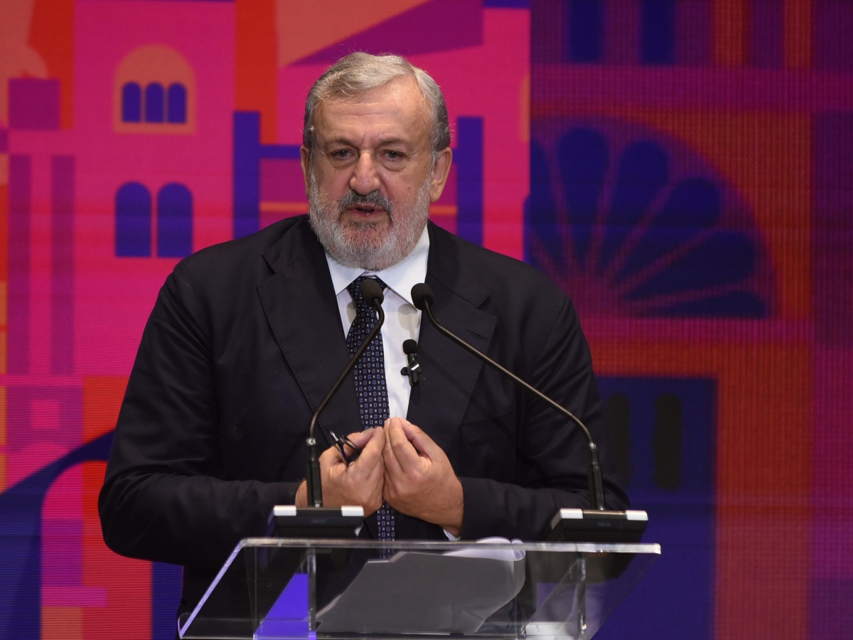 Michele Emiliano chiede di tornare in magistratura dopo più di 20 anni, con stipendio raddoppiato rispetto al 2003