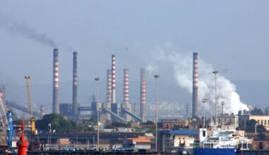 Ex Ilva, fino a 6 mila in cassa integrazione (e una nuova trattativa). I sindacati rifiutano il piano, scontro con il governo