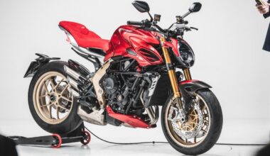 Eicma 2025. MV Agusta Brutale Serie Oro 2026: la nuova naked varesina accende Eicma 2025