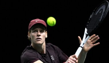 Sinner sbotta con Cahill, poi sconfigge Shelton: gli mancano due vittorie per tornare n.1 del ranking Atp. Oggi la semifinale con Zverev