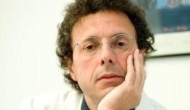 Medico torinese scatta una foto all’aereo e gli negano l'imbarco. Il racconto di Claudio Zanon: «Lasciato a terra senza motivo»