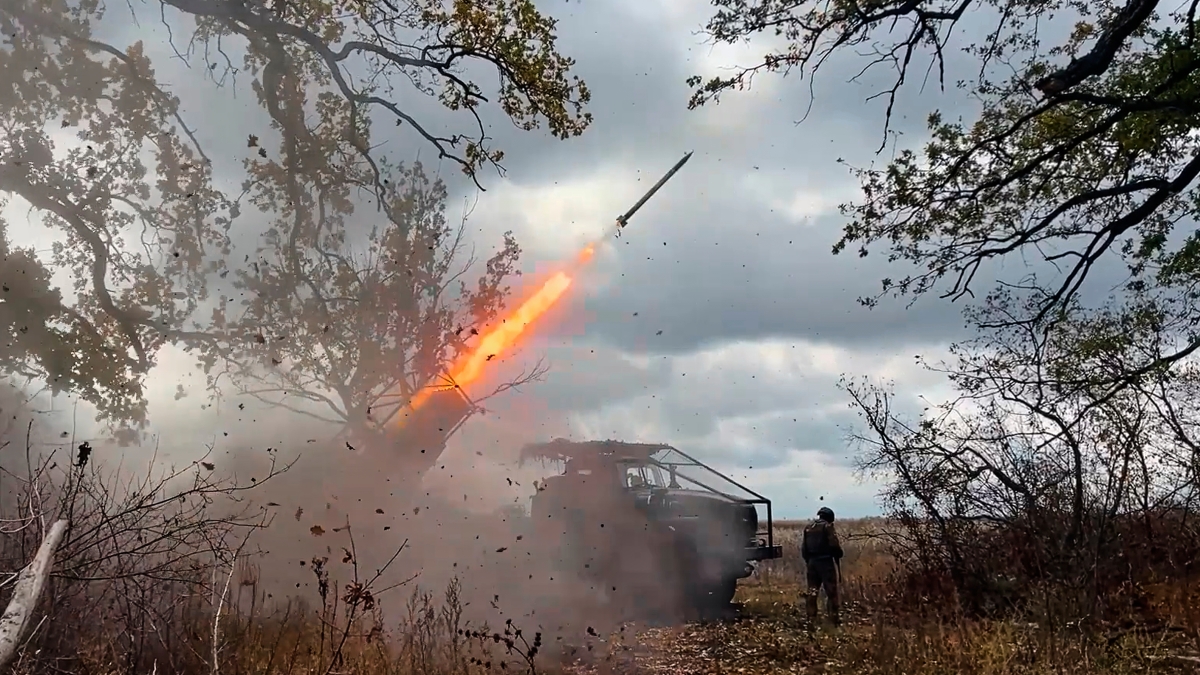 Ucraina - Russia, le notizie sul conflitto in diretta | Battaglia a Pokrosvsk, si combatte zona per zona. Mosca: «Accerchiati». Ma Kiev: «Lanciata la controffensiva»