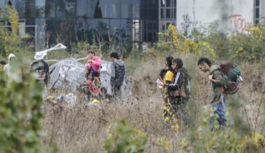 Modena, il bilancio del rave con scontri e tensioni all'ex Bugatti di Campogalliano: «11 persone arrestate e 2.805 identificate»