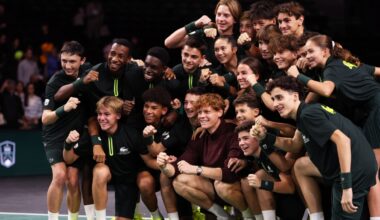 Atp Finals, Sinner già a Torino: si è rilassato al volante. Chef stellato e coccole, così si viziano i maestri