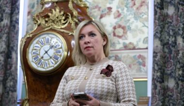 Gli strali contro i giornalisti e l'ossessione per Mattarella, Zakharova senza freni