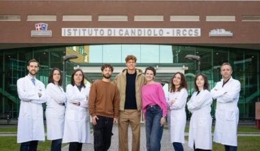 Jannik Sinner a Torino. Le prime ore del campione tra relax, il JMedical e l'Istituto Irccs di Candiolo: «Io gioco solo a tennis, voi fate un lavoro straordinario»