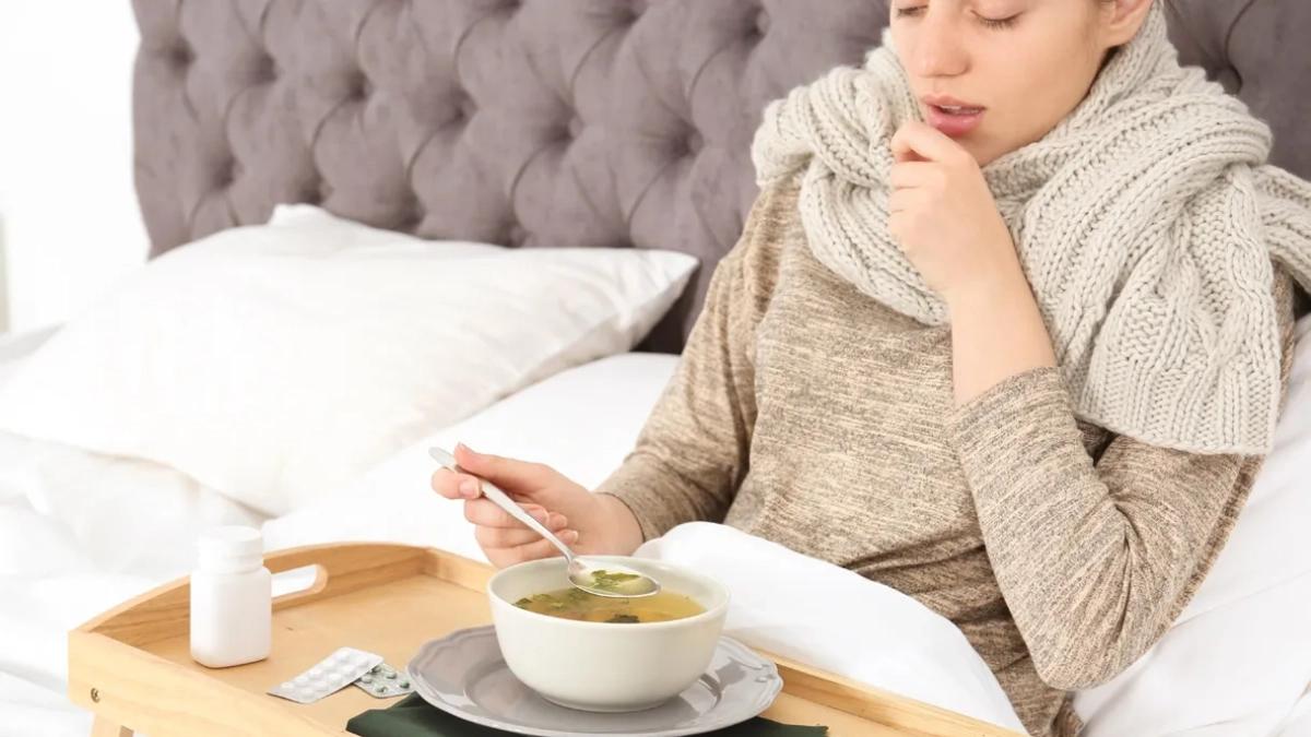 Alimentazione e difese immunitarie, smentiti i luoghi comuni più diffusi. «Non esistono cibi che possano prevenire i malanni di stagione»