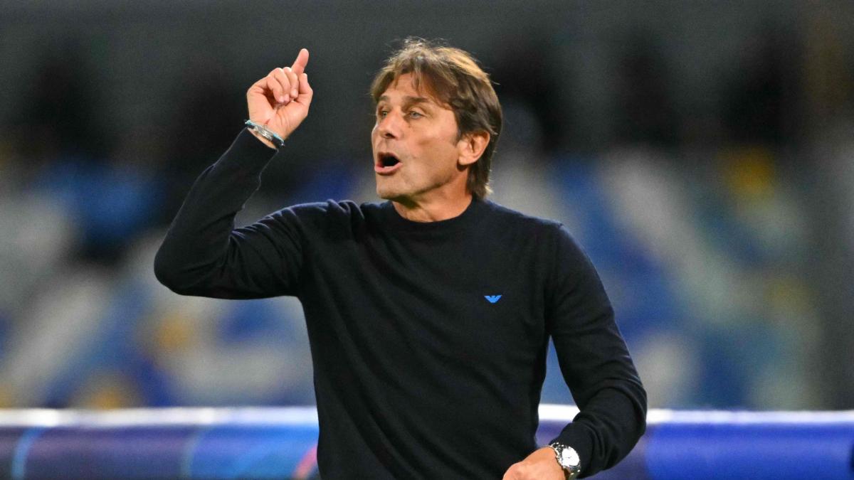 Napoli, Conte: "L'Eintracht ha fatto catenaccio. Le assenze? Tiriamo la cinghia"