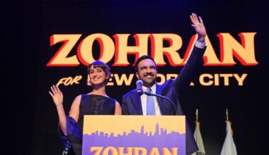 Elezioni a New York, Mamdani è il nuovo sindaco: «Il futuro è nelle nostre mani». Ira di Trump, lui lo sfida: «Ci stai guardando? Allora alza il volume»