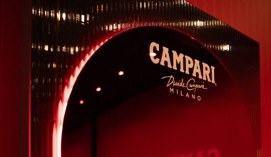Campari, dalla «Brown Derby» a Chicago alla fondazione in Liechtenstein: come funziona il «cocktail» che controlla la società