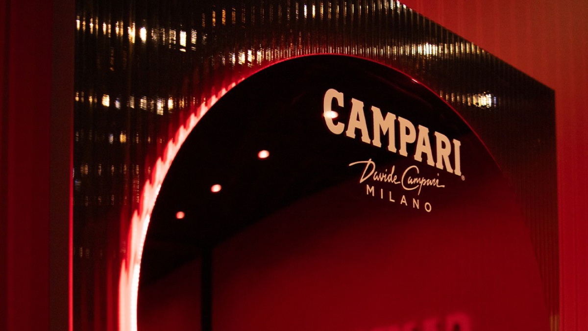 Campari, dalla «Brown Derby» a Chicago alla fondazione in Liechtenstein: come funziona il «cocktail» che controlla la società