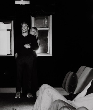 Jim Curtis, il compagno di Jennifer Aniston, conferma la loro felicità: