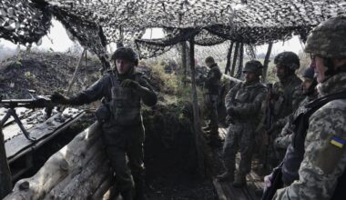 Ucraina - Russia, le notizie sul conflitto in diretta | Trump dopo l'annuncio di Putin: «Incaricato il Pentagono di riprendere i test nucleari». Kiev: «A Pokrovsk issata la bandiera ucraina»