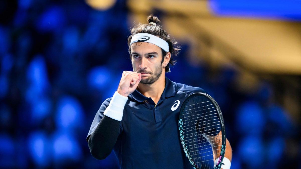 Musetti soffre ma batte Wawrinka ad Atene e resta in corsa per le Atp Finals