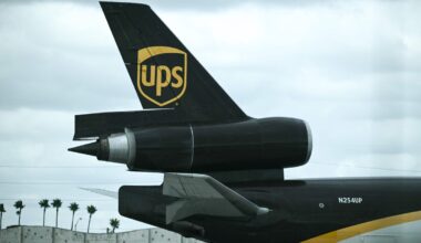 Incidente aereo in Kentucky: la manutenzione, il motore che si stacca, i piloti obbligati a decollare. Cos’è successo