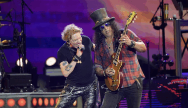 Guns N' Roses, l'ex manager Alan Niven fa causa alla band: «Stanno tentando di bloccare la pubblicazione del mio libro»