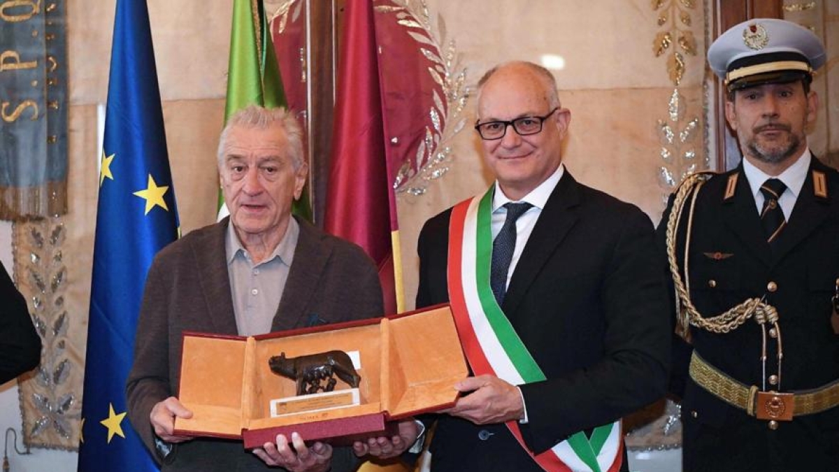 De Niro a Roma: «È ora di riprenderci l'America: Mamdani ha sfidato Trump, la gente ne ha abbastanza di lui»