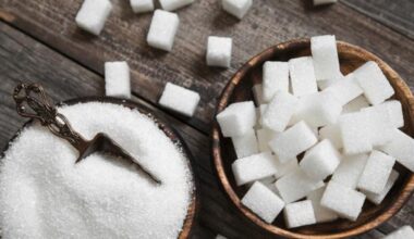 Zucchero: 8 segnali (alcuni insospettabili) per capire se ne stiamo mangiando troppo e come rimediare