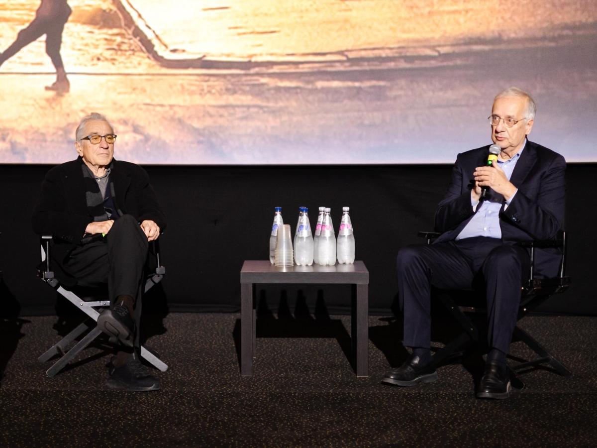 Robert De Niro a Roma: «L'America reagisca a Trump, non vogliamo che diventi una dittatura fascista»