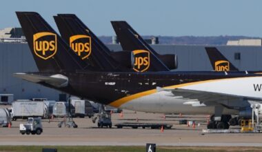 Incidente aereo nel Kentucky, Ups e FedEx mettono a terra i loro MD-11 dopo la richiesta di Boeing