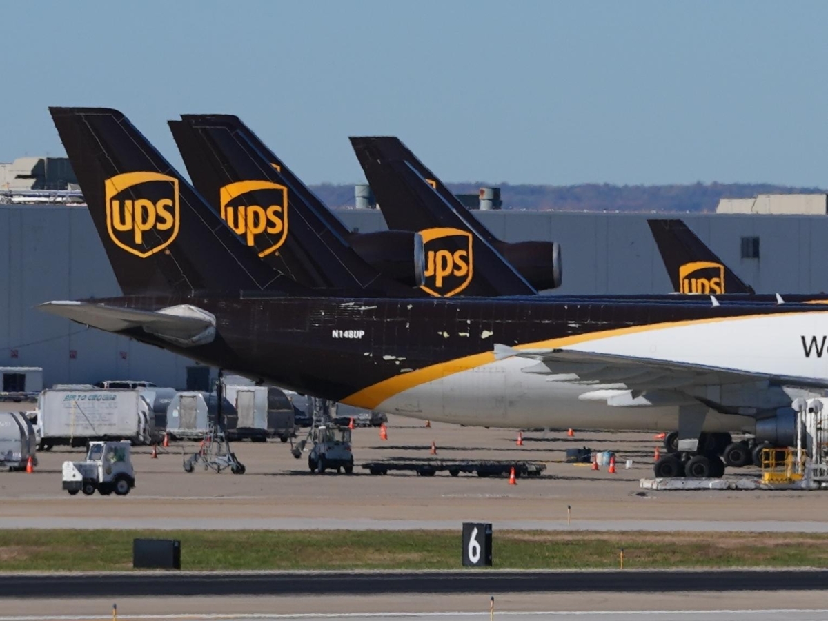 Incidente aereo nel Kentucky, Ups e FedEx mettono a terra i loro MD-11 dopo la richiesta di Boeing