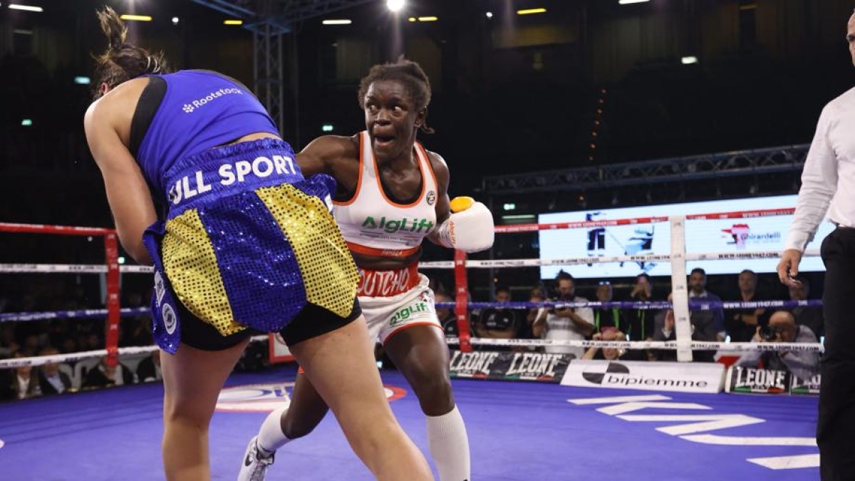 Boxe, Pamela Malvina vince il mondiale pesi leggeri Ibo: notte storica per Bologna che festeggia la campionessa al PalaDozza