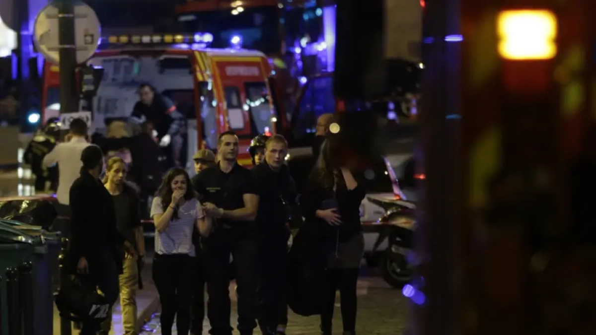 13 novembre 2015: Parigi sotto attacco. Dallo Stade de France al Bataclan: cosa successe quella notte, il processo agli attentatori