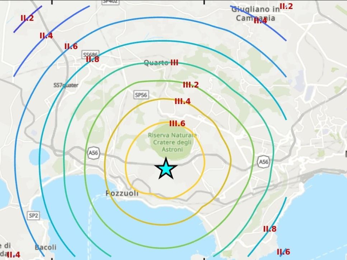 Terremoto Campi Flegrei, sciame sismico in corso dall'alba con scosse fino a magnitudo 2.2