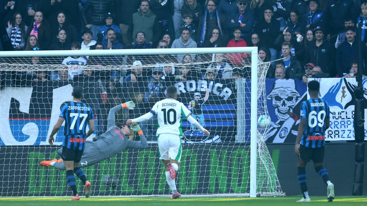 Crisi Atalanta, il Sassuolo vince 3-0 con doppietta di Berardi e gol di Pinamonti. Fischi a fine partita