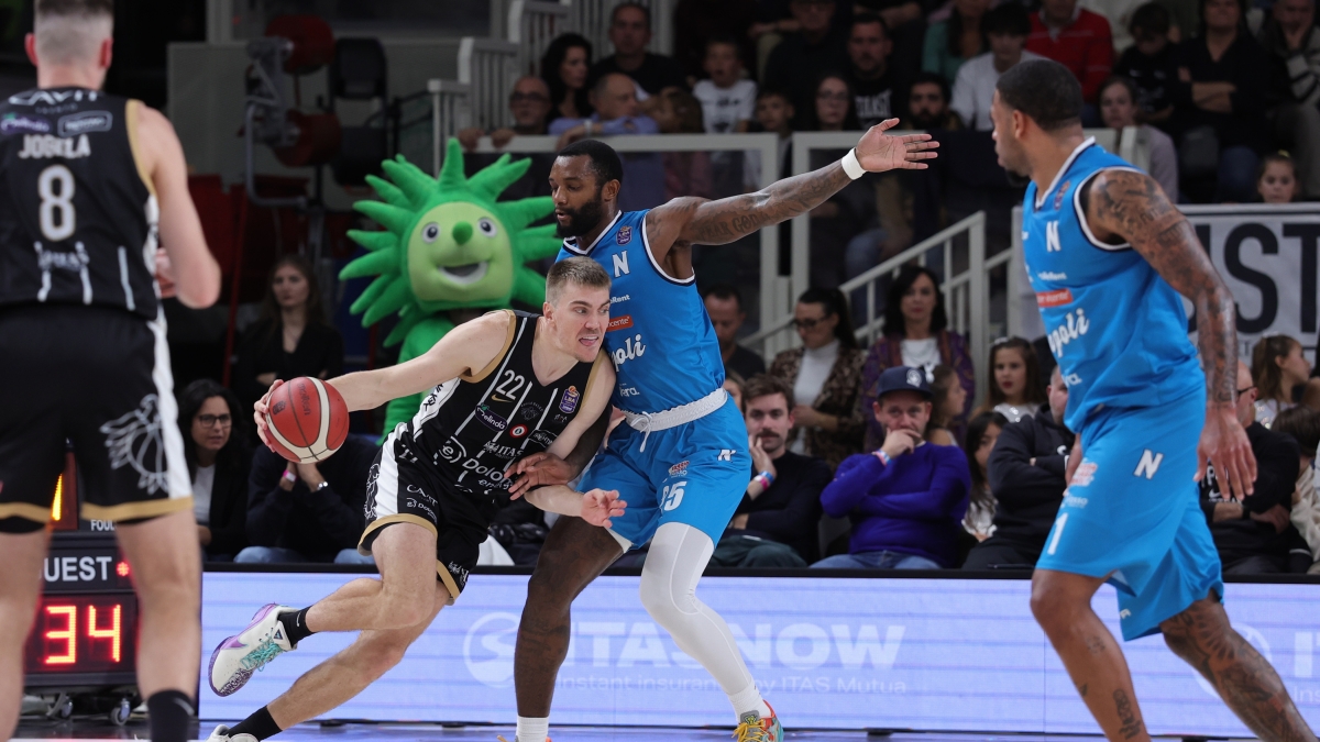 Serie A, Trento-Napoli 87-93: l'Aquila al terzo ko consecutivo in campionato