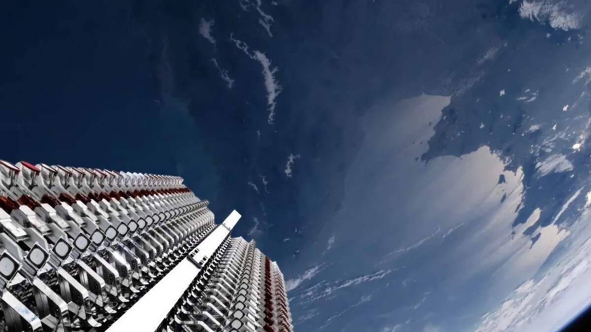 La seconda rivoluzione di Musk è quella di Internet: con Starlink low cost punta ai nostri dati e alla supremazia globale