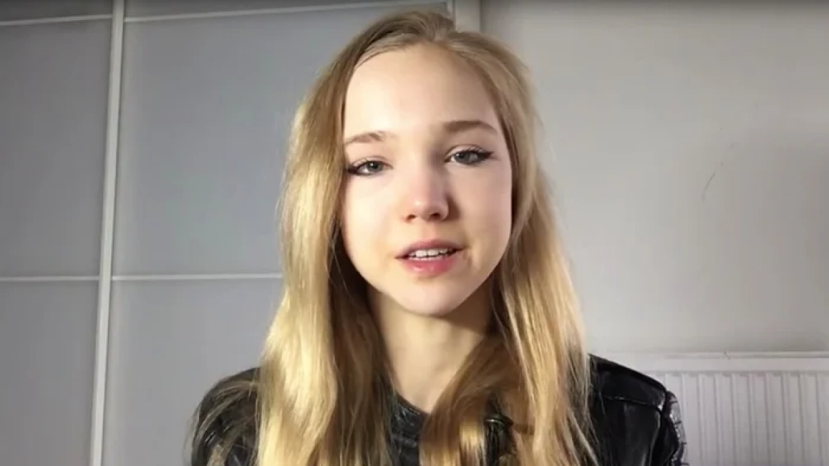 Naomi Seibt, l'anti-Thunberg tedesca chiede asilo agli Usa: «Qui non mi sento al sicuro»