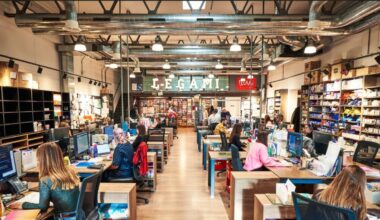 Legami, cartoleria da 300 milioni di fatturato: cosa c’è nel quartier generale dove nascono le penne-animaletto