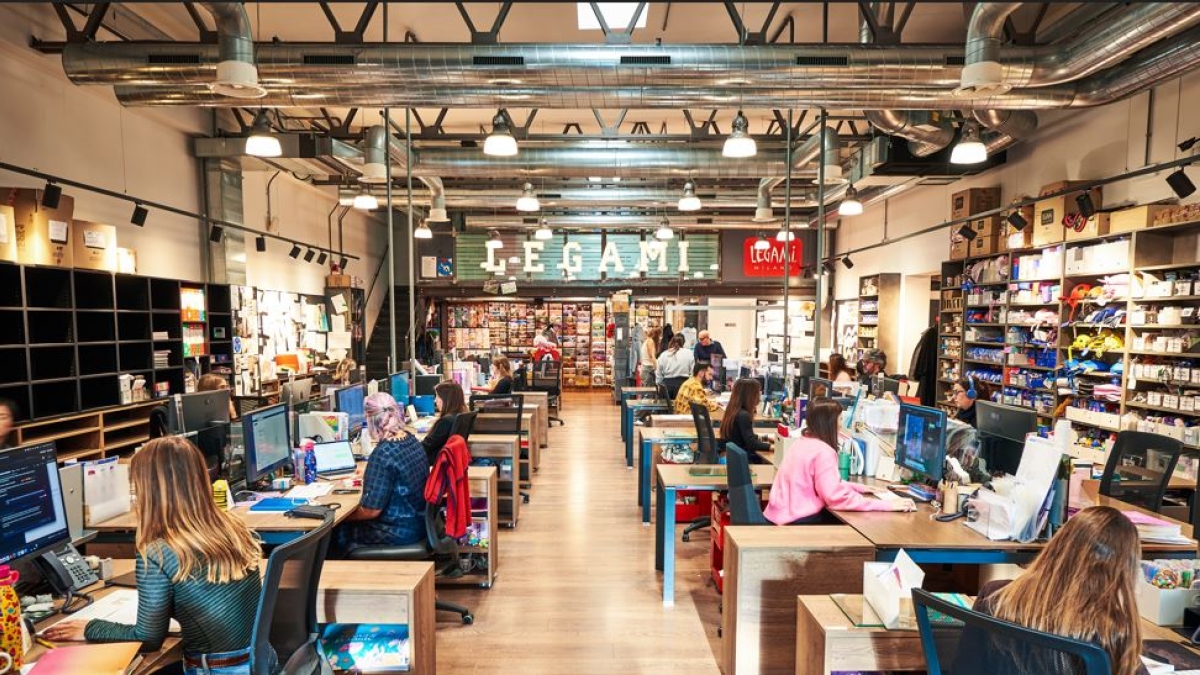 Legami, cartoleria da 300 milioni di fatturato: cosa c’è nel quartier generale dove nascono le penne-animaletto