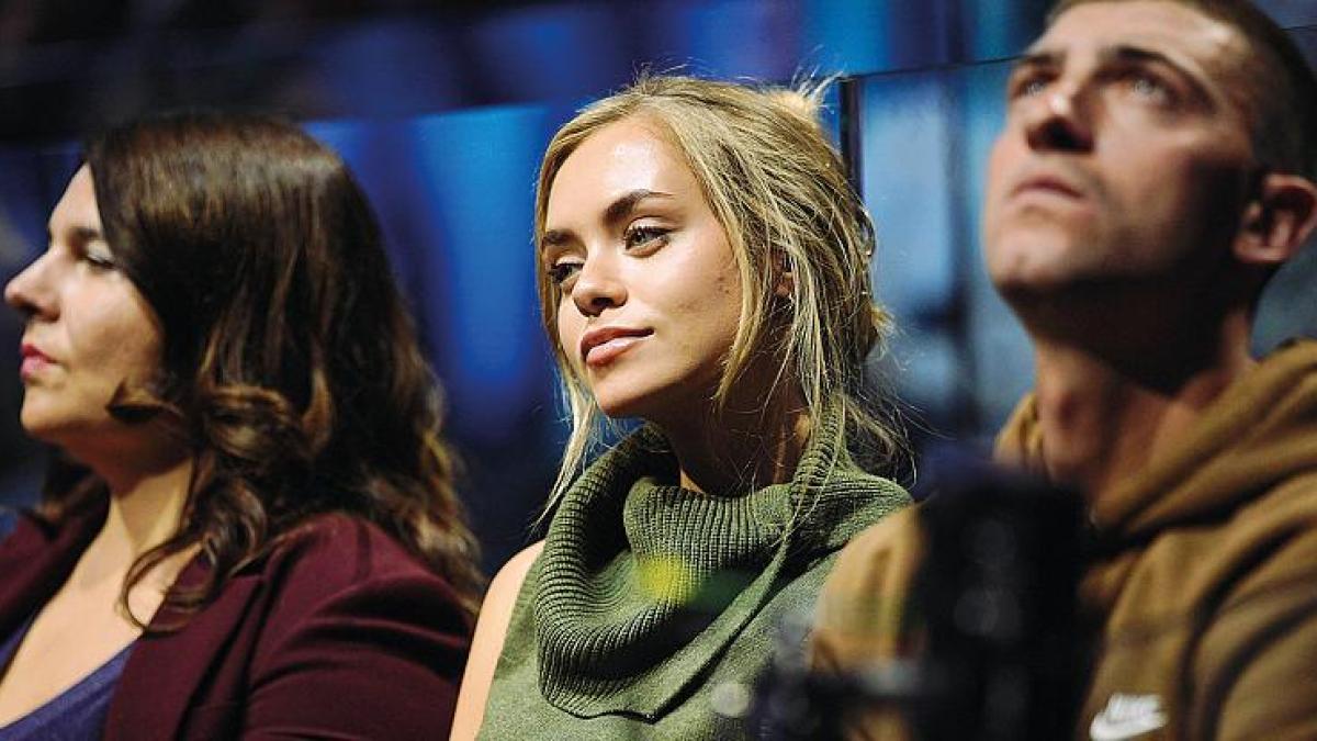 Sinner e la fidanzata Layla Hasanovic: cuori in tribuna e spunta un anello