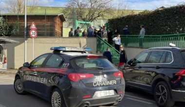 I giochi in giardino, il laccio della felpa impigliato, la disperazione delle maestre: cosa è accaduto all'asilo di Arezzo dove è morto un bimbo di 2 anni