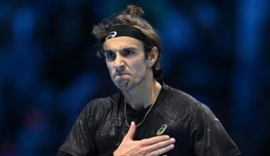 Musetti-Alcaraz alle Atp Finals di Torino diretta 2-2: l'azzurro inizia bene al servizio - Corriere della Sera