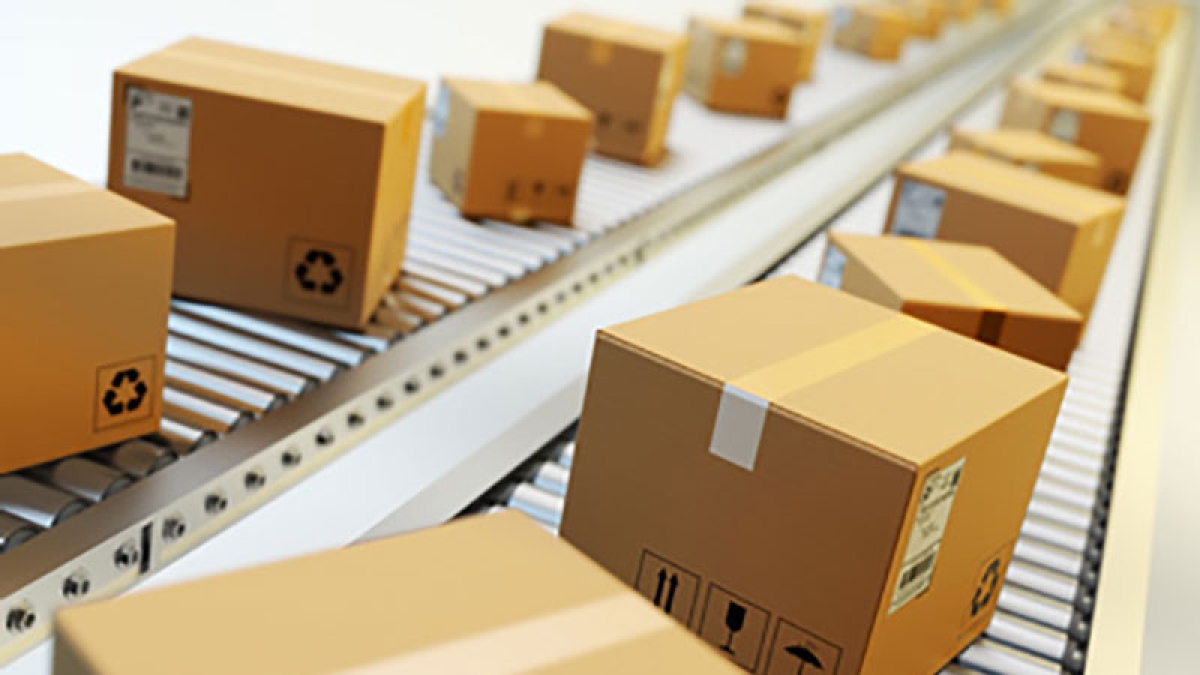 Ue, via libera ai dazi sui mini-pacchi: dal 2026 la stretta contro l’e-commerce low cost (della Cina)