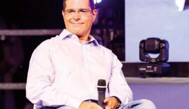 Daniele Capezzone: «Gli diedi del lei, Pannella si infuriò. I miei anni accanto a Berlusconi. Io bisessuale? No e odio le etichette, Bowie e Mercury sono esempi»