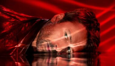 Glen Powell il runner, il club della magia, Impressionisti show, Favino maestro di tennis e altri 6 film al cinema o in digitale