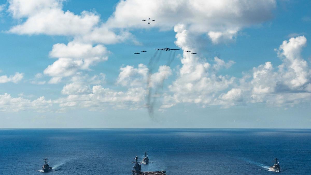 Gli Usa pronti a colpire il Venezuela con robot-soldati e navi da guerra