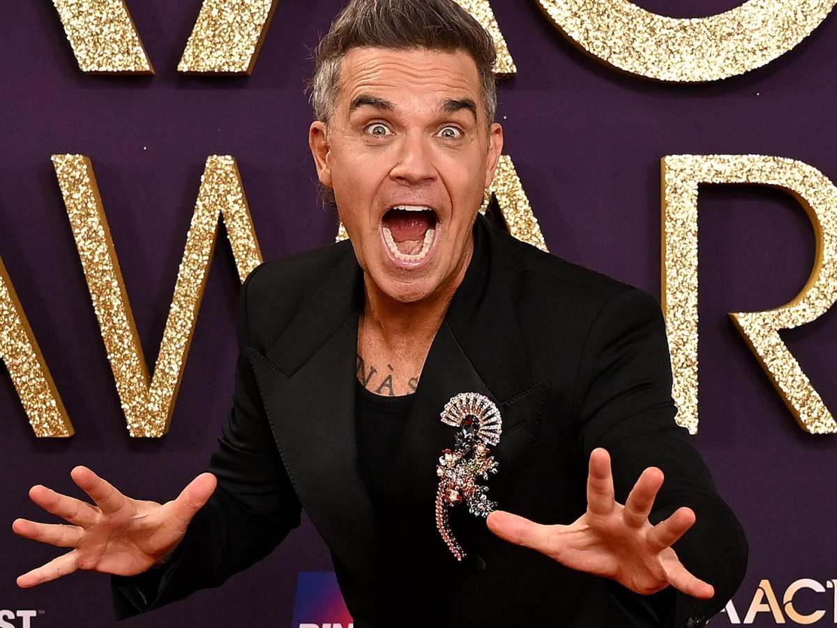 Robbie Williams: «Sto perdendo la vista per colpa di un farmaco che uso per perdere peso»