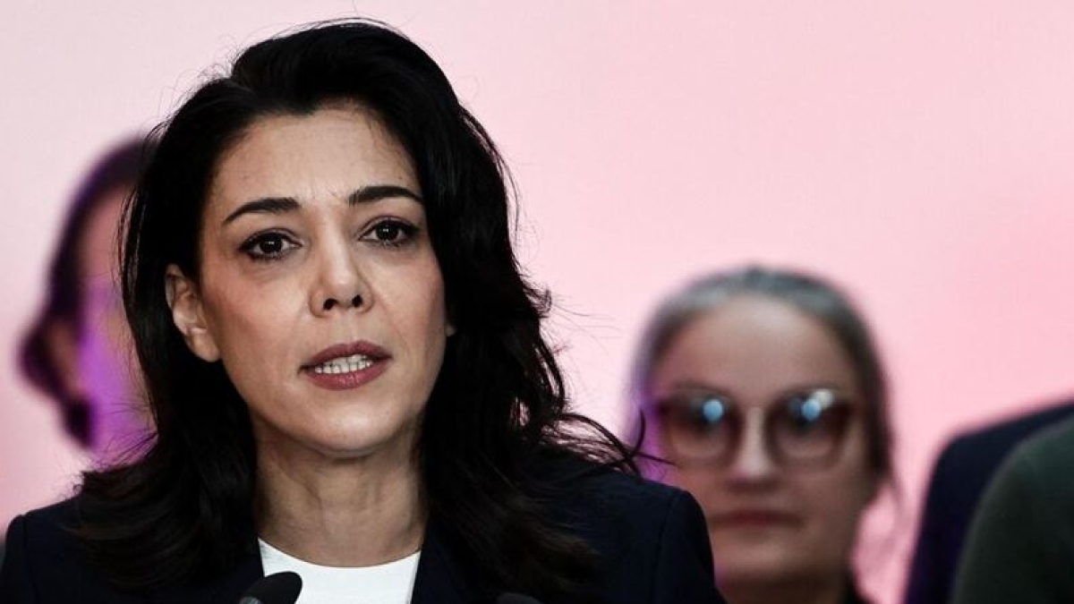 Sophia Chikirou, la Mamdani francese che si candida a sindaco di Parigi: «Voglio dare voce ai lavoratori»