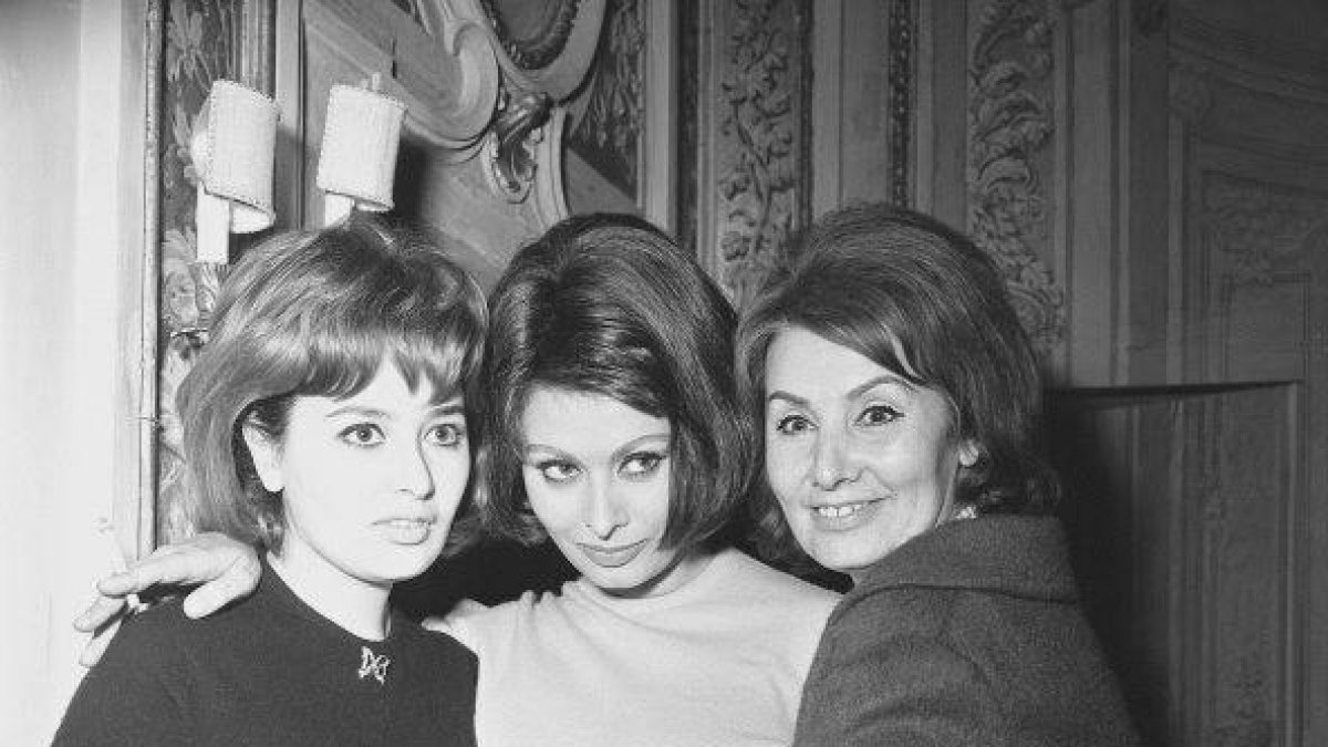 Milano, quando Sophia Loren testimoniò in tribunale per sua sorella Maria, madre di Alessandra Mussolini: la battaglia per il cognome e la causa per diffamazione