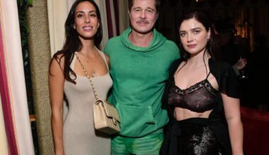 Brad Pitt (62enne in felpa verde) e Ines de Ramon (31), insieme al party del nuovo film di George Clooney