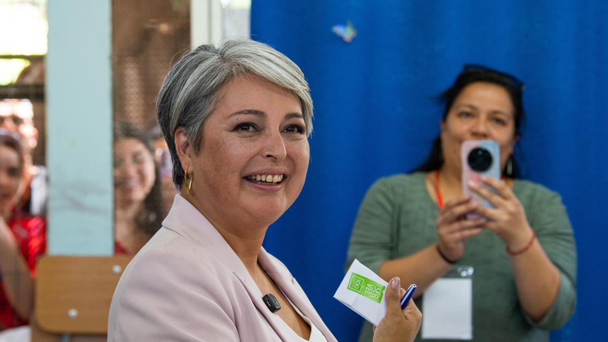Il Cile verso il ballottaggio: la comunista Jara in testa, la destra cercherà di unirsi