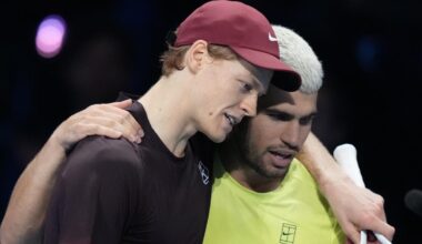 Sinner ringrazia Alcaraz dopo una stagione da ricordare: «Mi servi. Stasera non è stato solo tennis, siamo atleti che hanno bisogno di persone vicine»